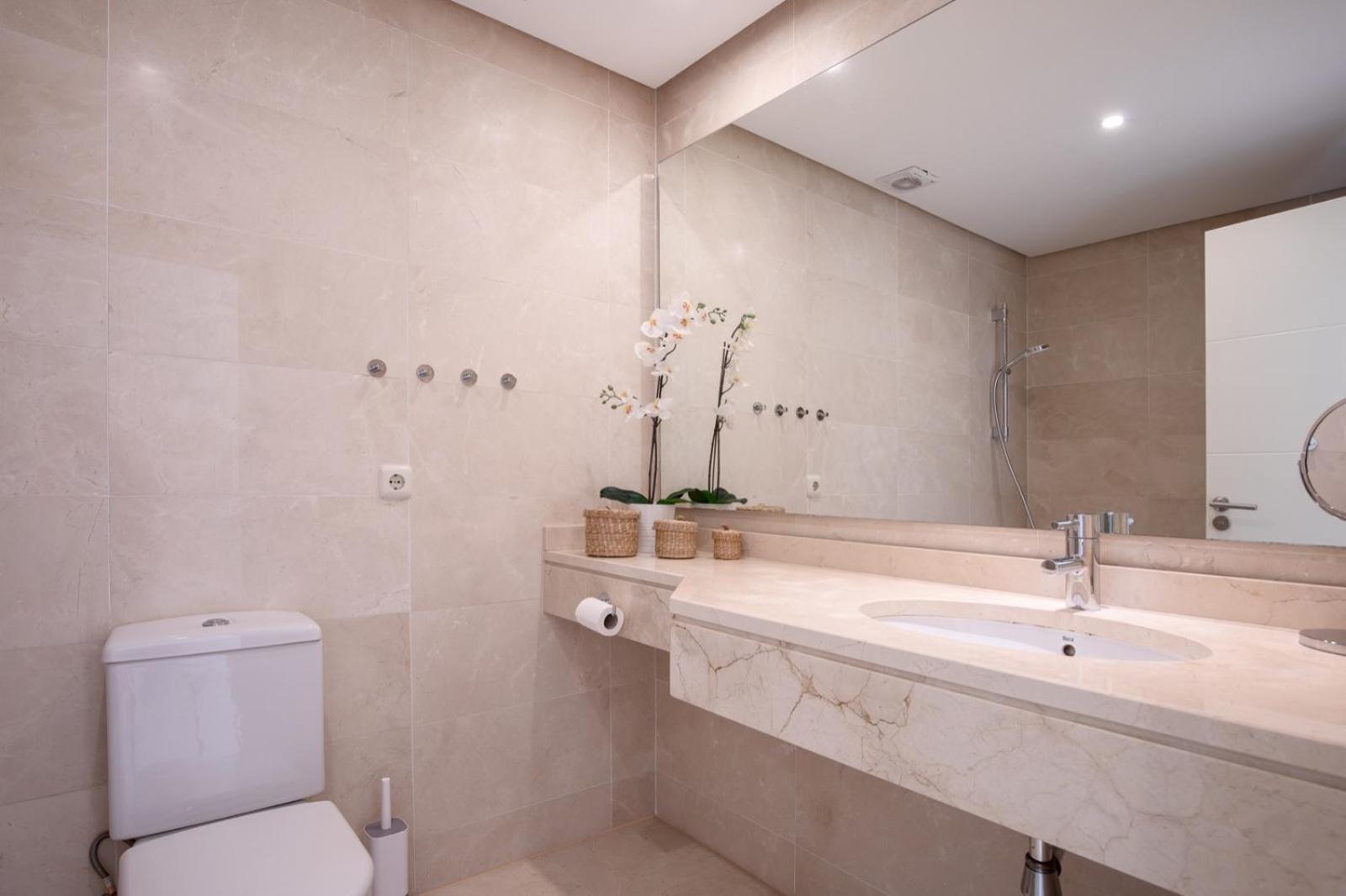 Alcazaba Lagoon Estepona Golf Apartment Exterior photo