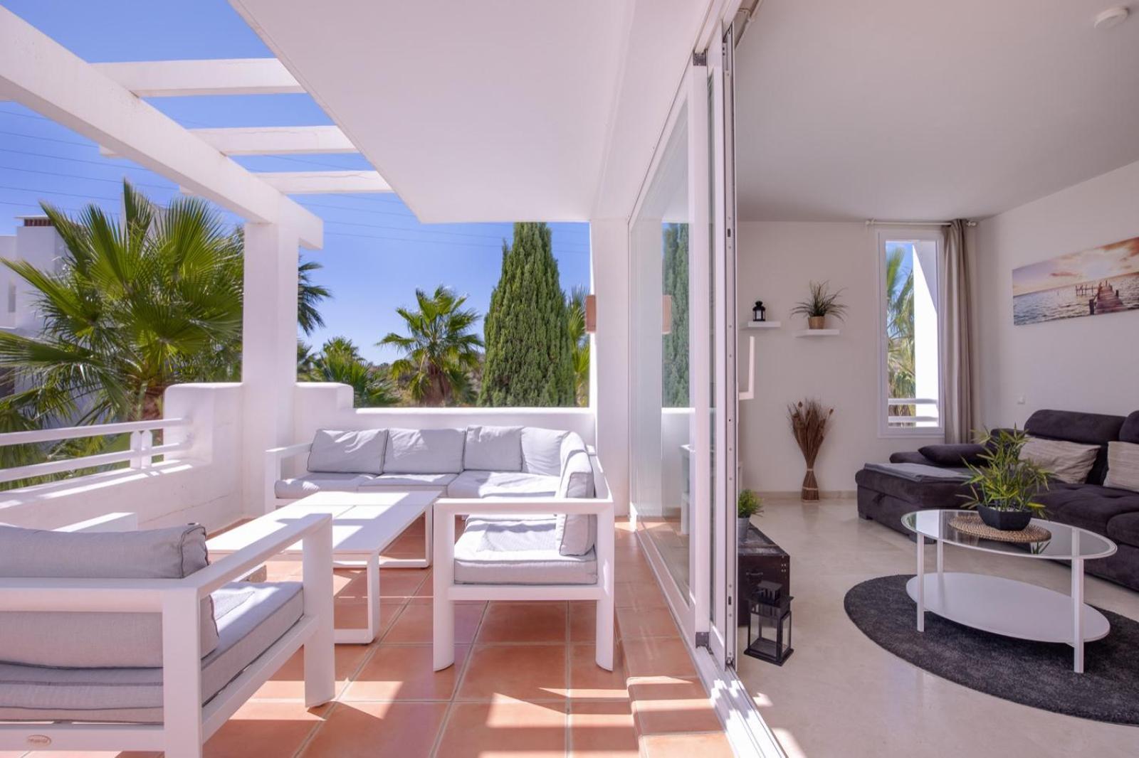 Alcazaba Lagoon Estepona Golf Apartment Exterior photo
