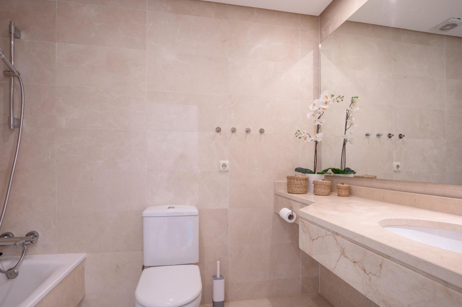 Alcazaba Lagoon Estepona Golf Apartment Exterior photo