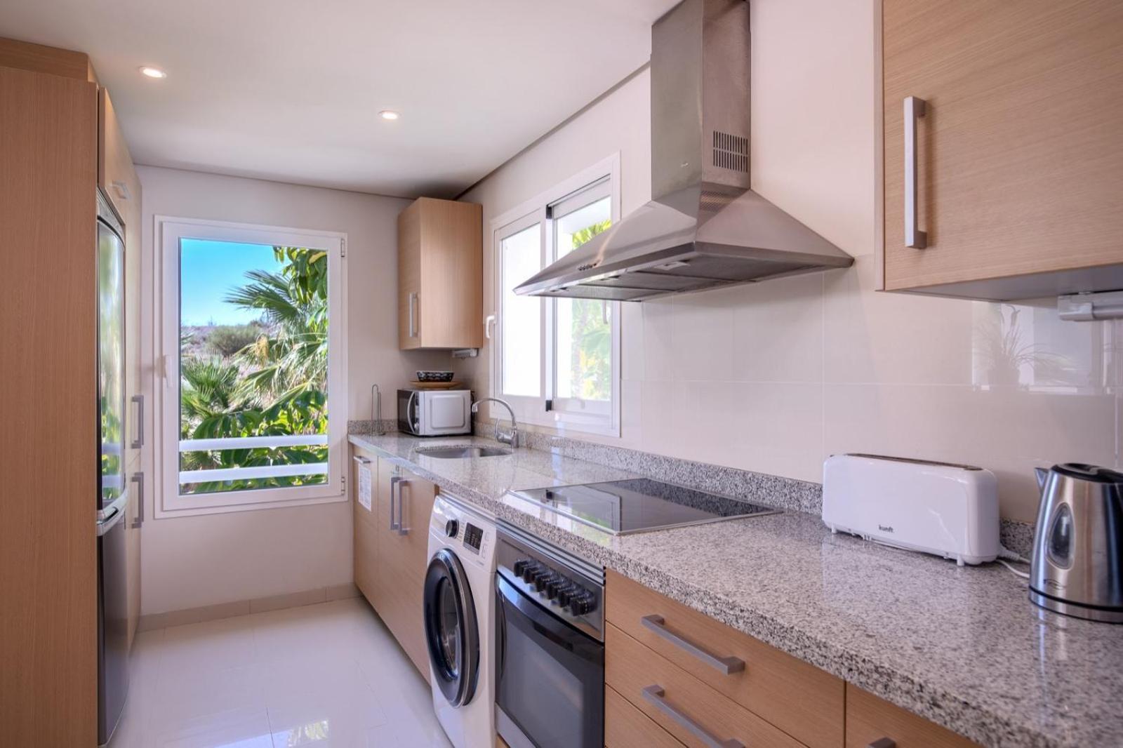 Alcazaba Lagoon Estepona Golf Apartment Exterior photo