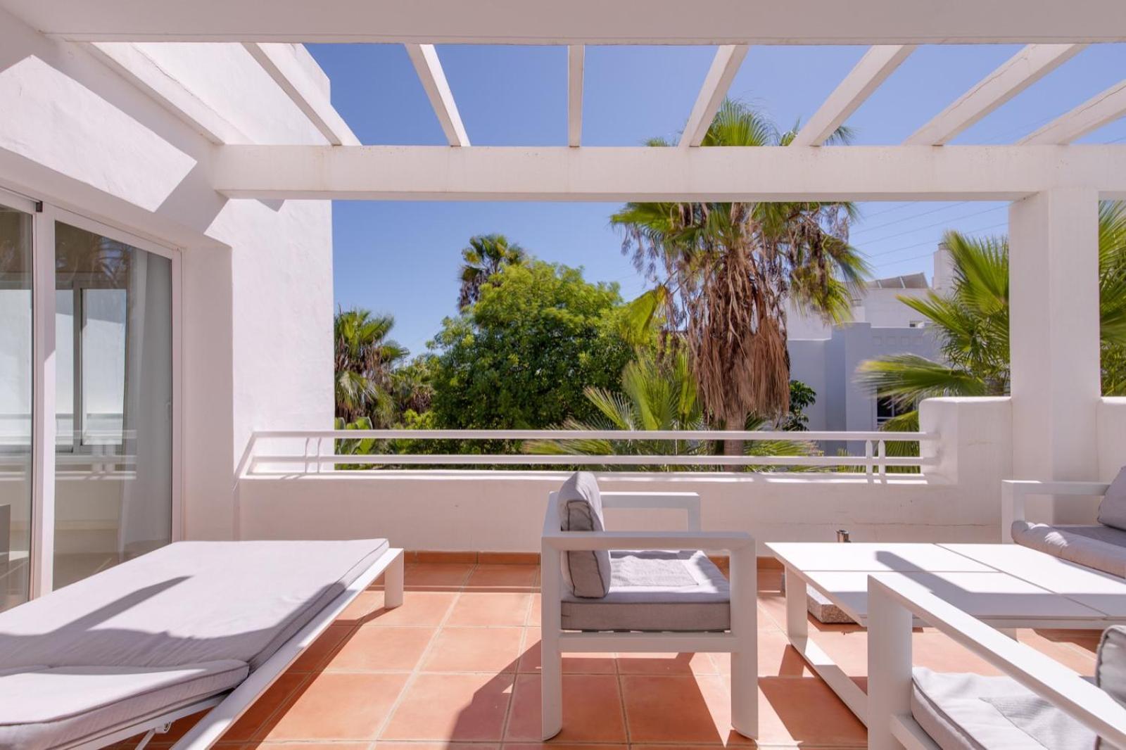 Alcazaba Lagoon Estepona Golf Apartment Exterior photo