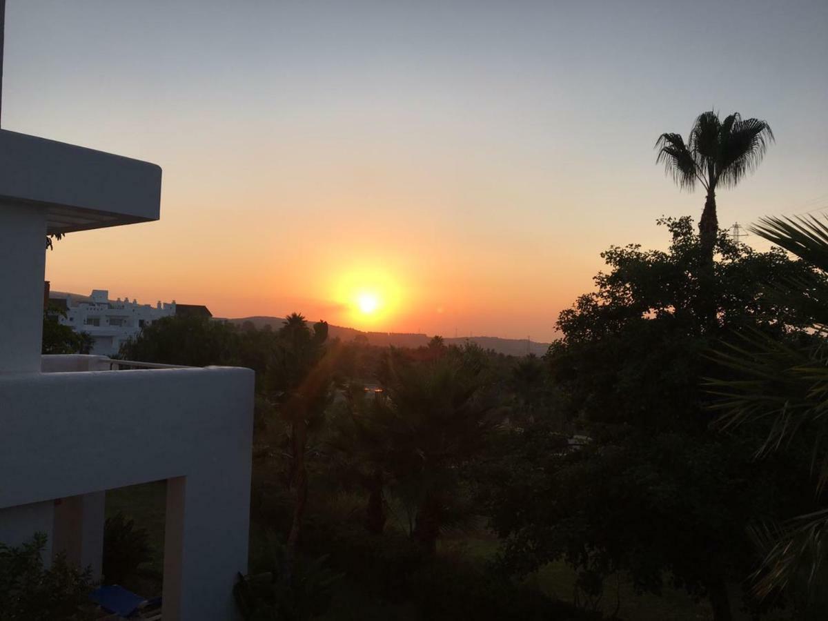 Alcazaba Lagoon Estepona Golf Apartment Exterior photo